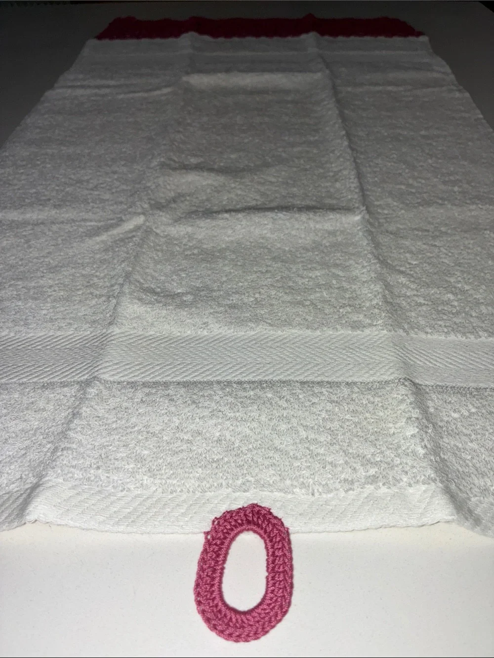VINTAGE BATH TOWEL (NWOT) With Handmade Crocheted Pink Trim at the bottom. Nice!